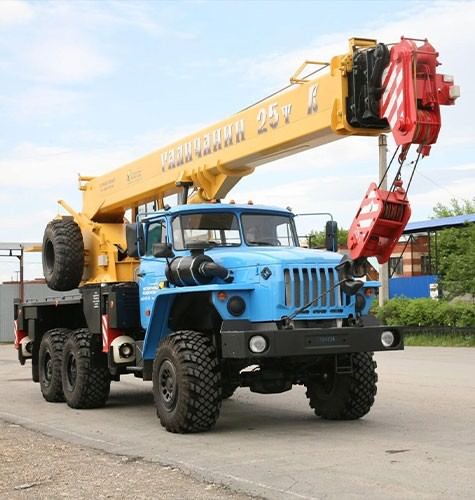Возможности короткобазных кранов в Магадане