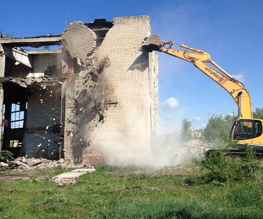 Демонтаж зданий в Магадане и  Магаданской области
